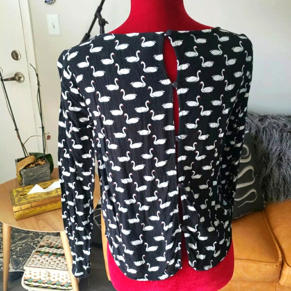 Divided H&M Black Swan Long Sleeve Women's US8